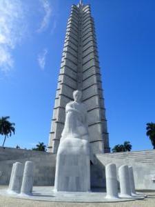 Havana, Plaza de Revolucion. Standbeeld van Jose Marti, 